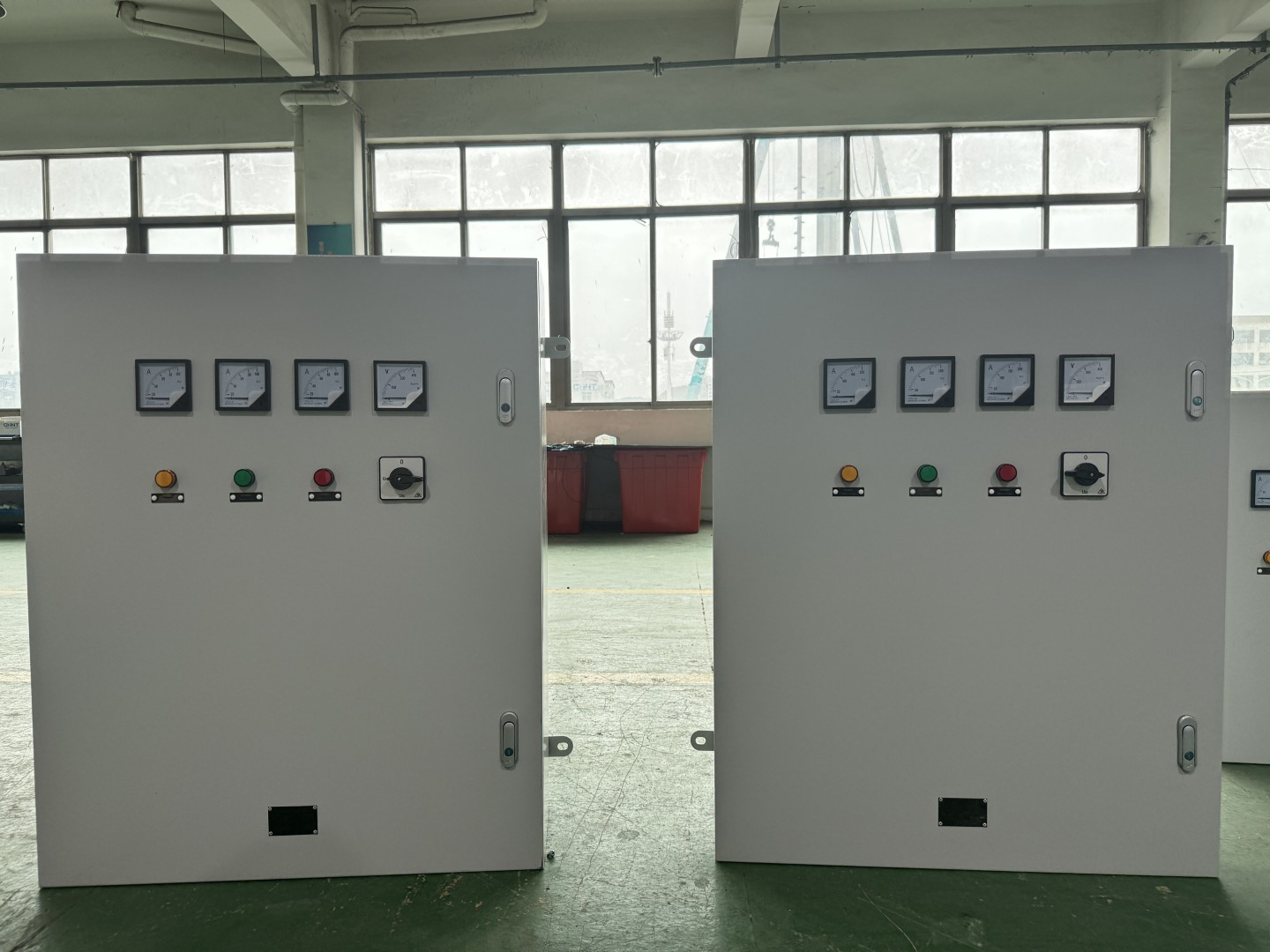 商业和工业建筑中用于分支电路配电的照明配电盘