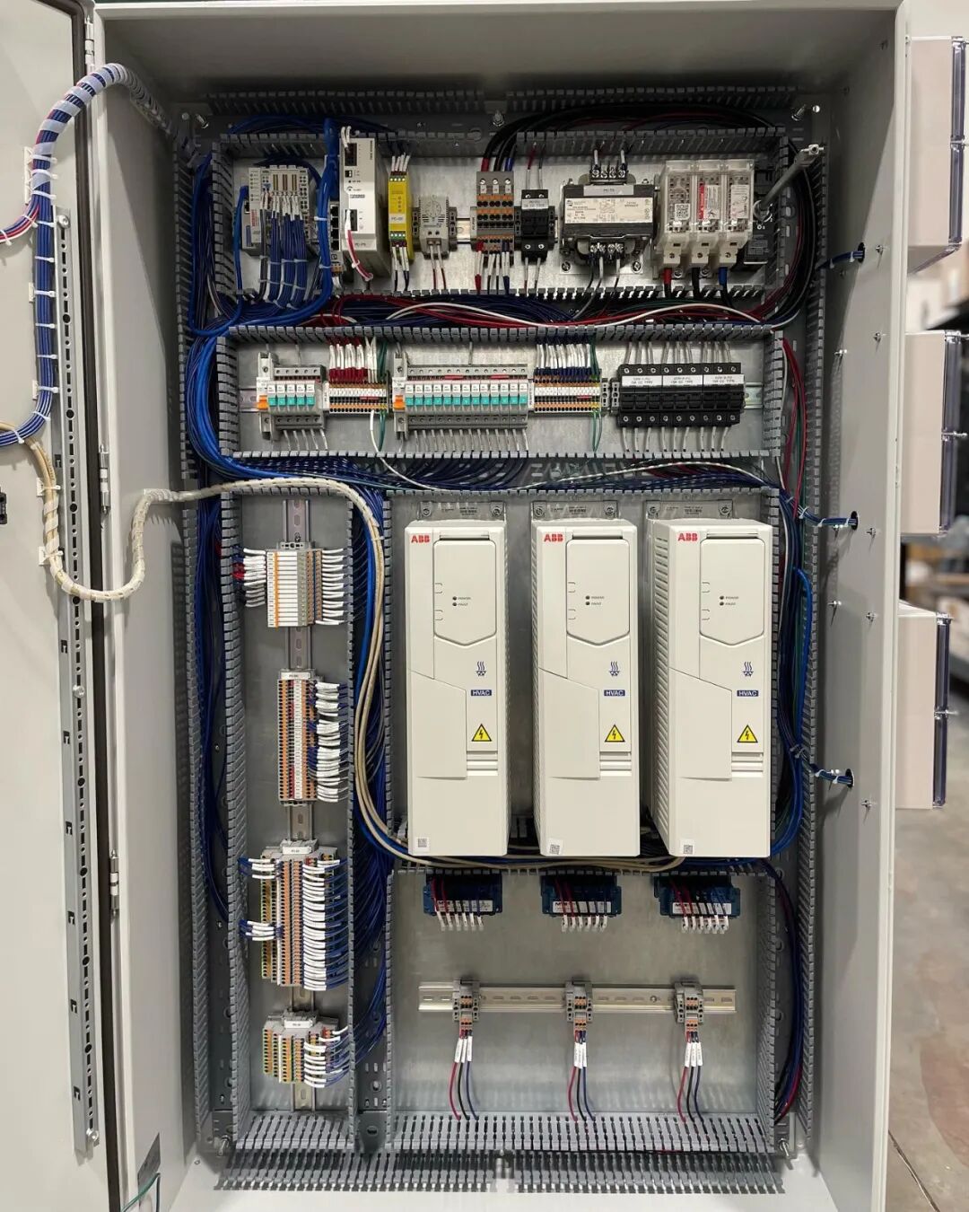 专注于可再生能源应用的 VFD 面板供应商